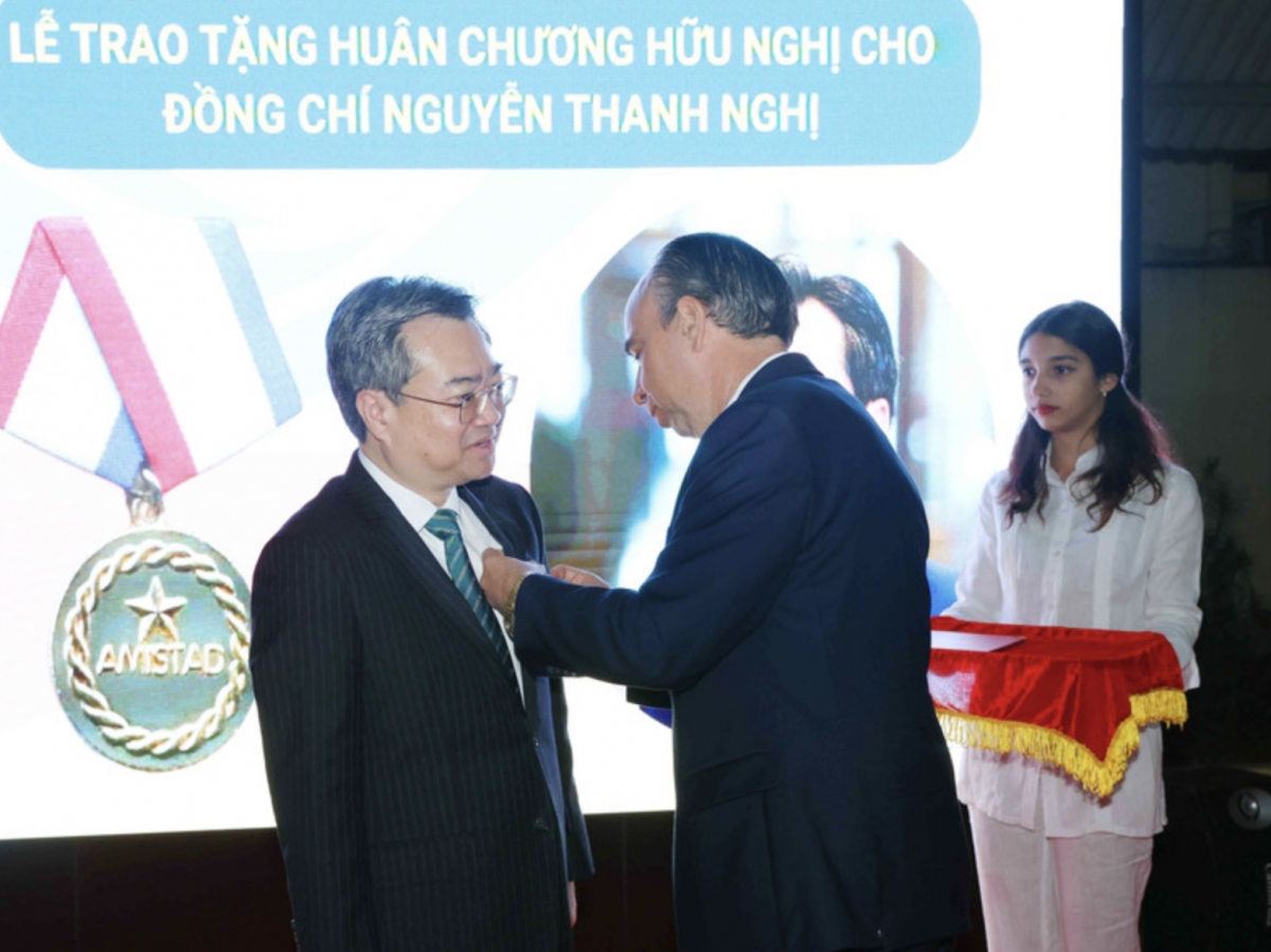 Cuban Ambassador bestows Friendship Medal on Party official